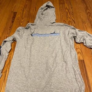 Vineyard vines hoodie tee